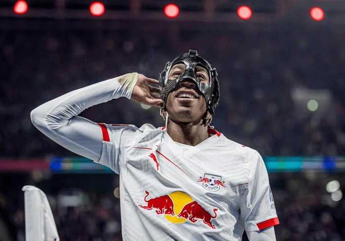 拜仁计划夏窗引进新边锋，重点关注迪奥曼德和埃尔马拉